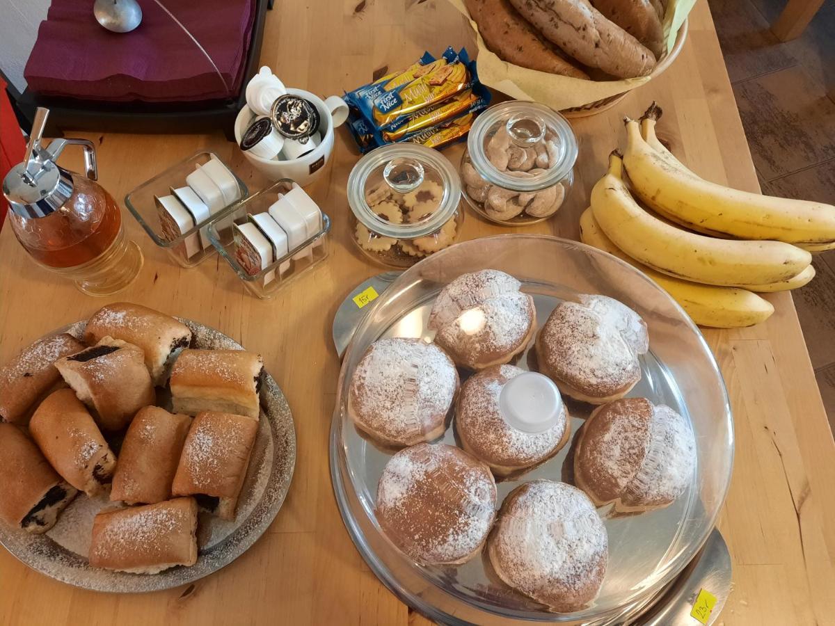 Penzion Zahrada Nad Rekou, Restaurace A Kavarna - Parkovani Gratis Zlatá Koruna المظهر الخارجي الصورة